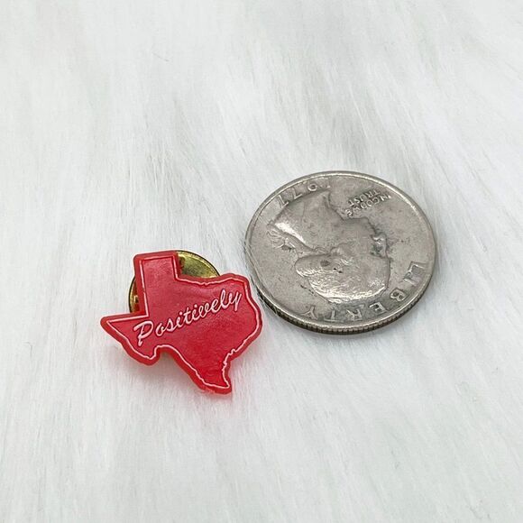 🔮 5/$25 Vintage‎ Positively Texas Pin - Picture 2 of 3